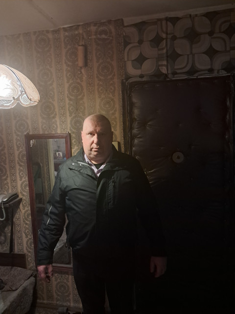 Виктор, Россия, Мытищи, 53 года. Познакомлюсь с женщиной для любви и серьезных отношений.Живу в мытищах. пенсионерМВД. хожу в церковь. в разводе. детей нет