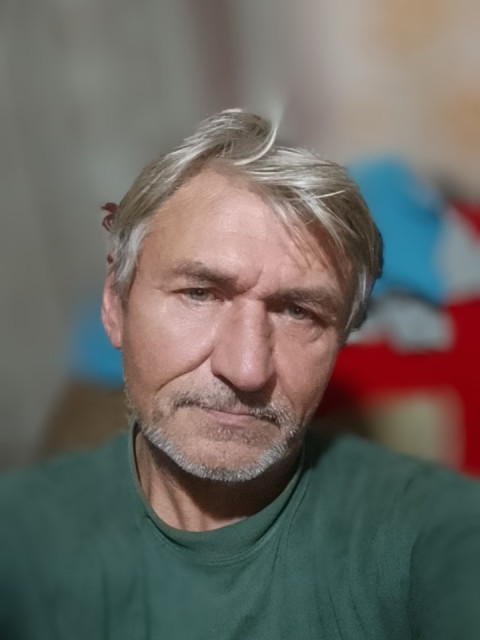 Валерий, Россия, Россошь, 55 лет. Познакомлюсь с женщиной для любви и серьезных отношений, гостевого брака, дружбы и общения.Работящий, воспитанный, добрый, нескучный. Люблю рыбалку. Неглуп в строительстве. Нравиться жить в д