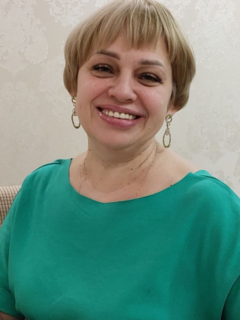 Татьяна, Россия, Самара, 55 лет, 3 ребенка. Познакомлюсь с мужчиной для любви и серьезных отношений. 
Хочу встретить мужчину честного, порядочнЗамужем. Живём отдельно. Трое взрослых детей. Живут отдельно.