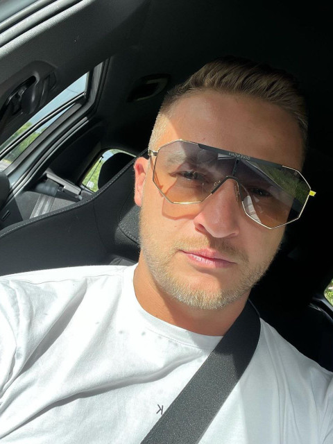 Саша, Россия, Москва, 36 лет. Познакомлюсь с женщиной для любви и серьезных отношений, дружбы и общения.Лучше чем твой бывший, успешнее чем сын маминой подруги, настолько хорош что не стыдно показать подр