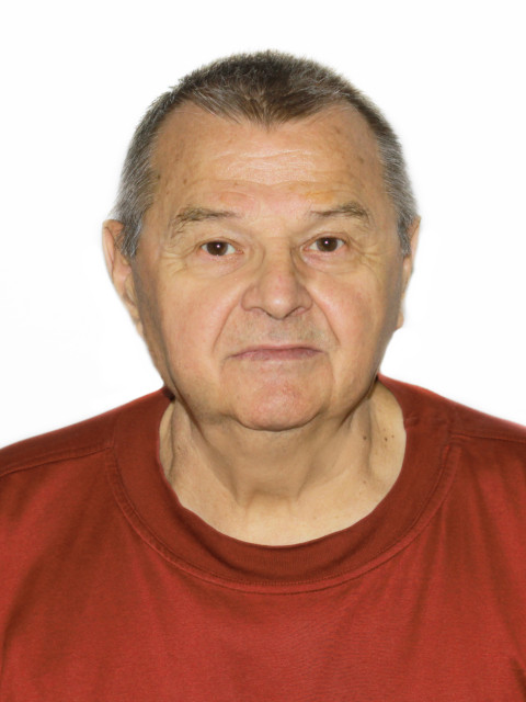 Юрий, Россия, Новосибирск, 70 лет. Познакомлюсь с женщиной для дружбы и общения. Желательно надолго.розетку починю, лампочку заменю, мебель отремонтирую... классный" муж на час".