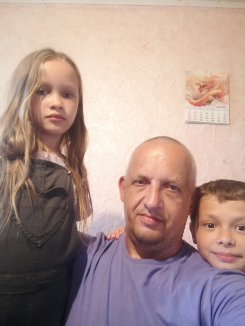 Павел, Беларусь, Жлобин, 45 лет, 4 ребенка. Познакомлюсь с женщиной для любви и серьезных отношений, брака и создания семьи. Анкета 820998. 
