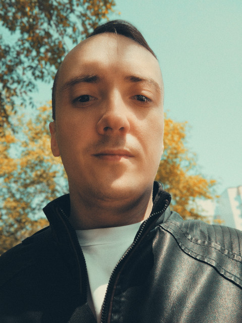 Виктор Викторович, Россия, Хабаровск, 38 лет. Хочу найти Взаимовыгодные потребности на выгодных условиях. Дальше - видно по ситуации.Работаю в сфере информационных технологий.