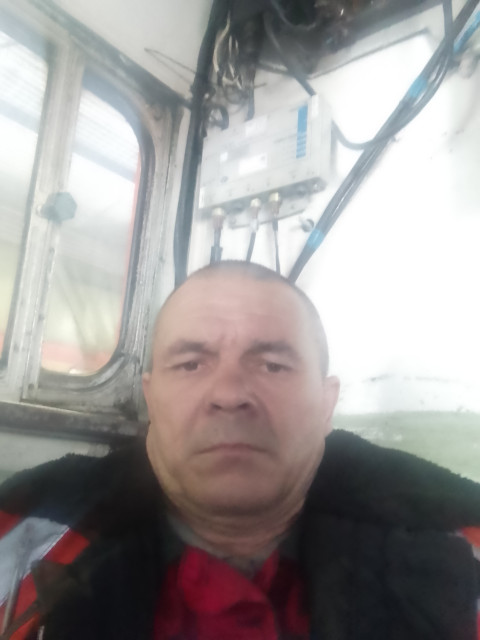 Валера Григорьев, Россия, Канаш, 50 лет. для серьезных отношений познакомлюсь доброй хороший женщиной.Холостой живу деревне есть машина работаю РЖД. Хотел бы познакомиться. Женщиной для серьезных отноше