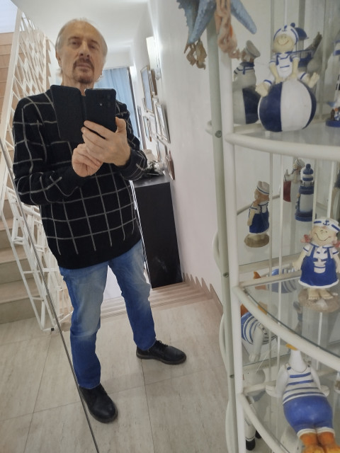 Юрий, Россия, Судак, 73 года, 2 ребенка. Познакомлюсь с женщиной для любви и серьезных отношений, дружбы и общения.Музыкант, певец, обладатель Гран-при певческого конкурса. Пишу картины. Занимаюсь подводным плавание