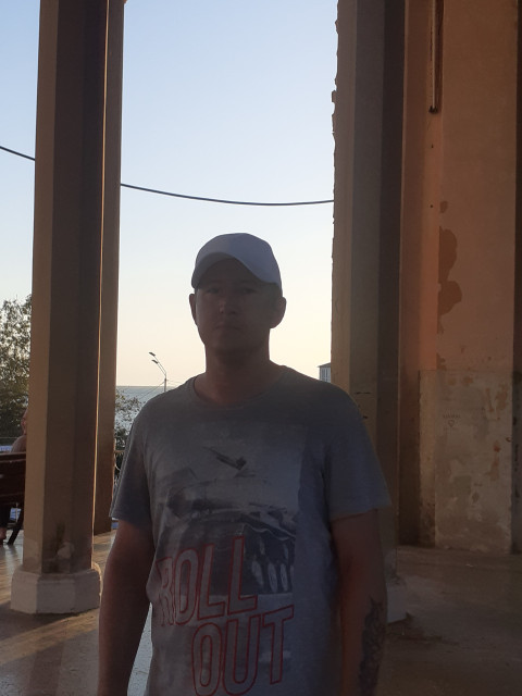 Александр, Россия, Саров, 42 года, 2 ребенка. Познакомлюсь с женщиной для любви и серьезных отношений, брака и создания семьи, дружбы и общения.одинокий но очень добрый, ищу серьезные отношения