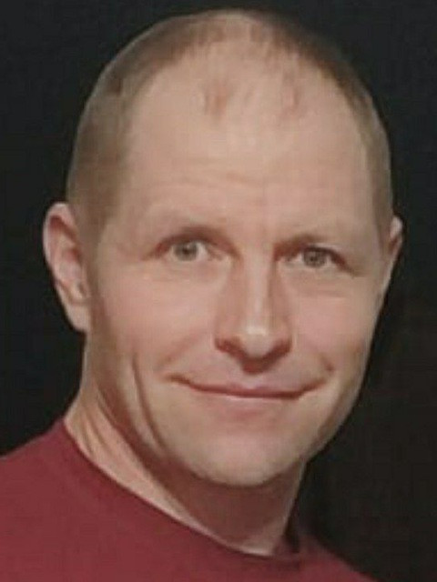 Михаил, Россия, Санкт-Петербург, 45 лет, 2 ребенка. Познакомлюсь с женщиной для гостевого брака, воспитания детей, рождения совместных детей, дружбы и оЖиву на природе. Занимаюсь животноводством, пчеловодством, сыроварением и пр. Умею танцевать, воспит