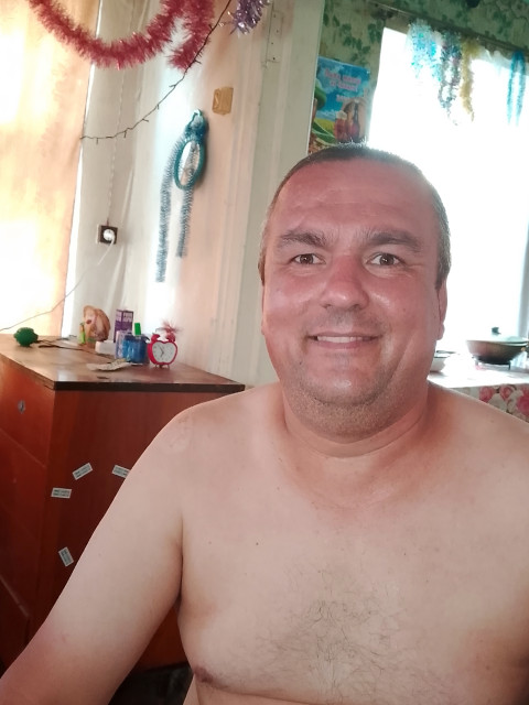 Андрей+, Луганск. Р. Ф., 48 лет, 1 фото. Познакомлюсь с женщиной для любви и серьезных отношений, брака и создания семьи. спортивного. телосложения....  Анкета 821707. 