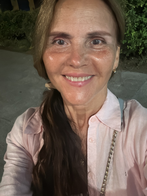 Любовь, Россия, Москва, 56 лет, 2 ребенка. Познакомлюсь с мужчиной для взаимного интереса и серьезных отношений. Вы - высокий, симпатичный, обрЯ врач, в разводе, есть двое взрослых детей. Ищу общения с интересным содержательным мужчиной.