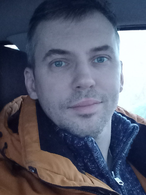 Антон, Россия, Москва, 46 лет, 2 ребенка. Познакомлюсь с женщиной для любви и серьезных отношений, брака и создания семьи, дружбы и общения.Мужчина, воспитывающий детей-подростков. Добрый, ответственный. С чувством юмора. Не курю. Пью редко