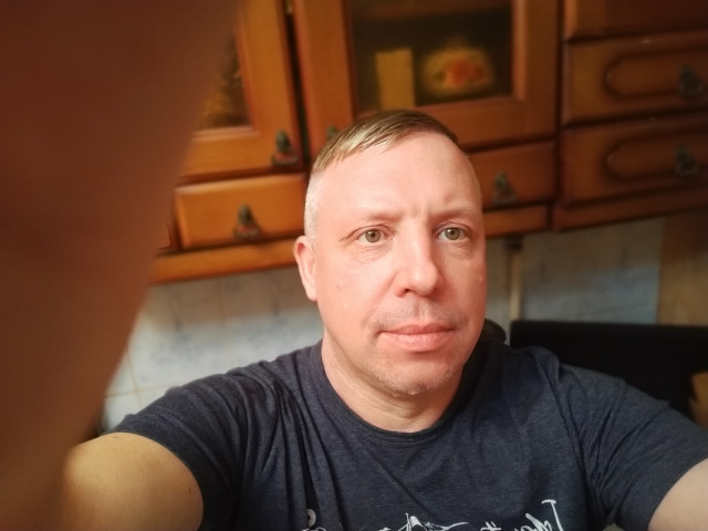 Виталий, Россия, Лобня, 48 лет, 1 ребенок. Хочу найти Для хороших и добрых отношений.Всем доброго дня или ночи. Как у кого получается. Все как у всех проблемы и надежды. Живу пока один.