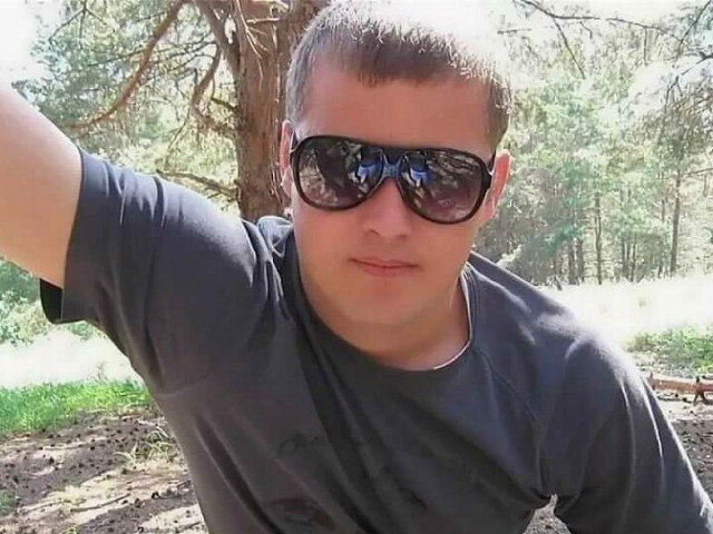 Денис Высотский, Москва, м. Выхино, 34 года. Хочу найти преданную женщину для совместного время препровождения, пишите)Есть малый бизнес, занимаюсь спортом, люблю смотреть фильмы