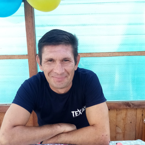 Евгений Свиридов, Барнаул, 45 лет, 1 ребенок, 1 фото. Ищу: Умную симпатичную весе?лую для создания семьи  Анкета 822233. 