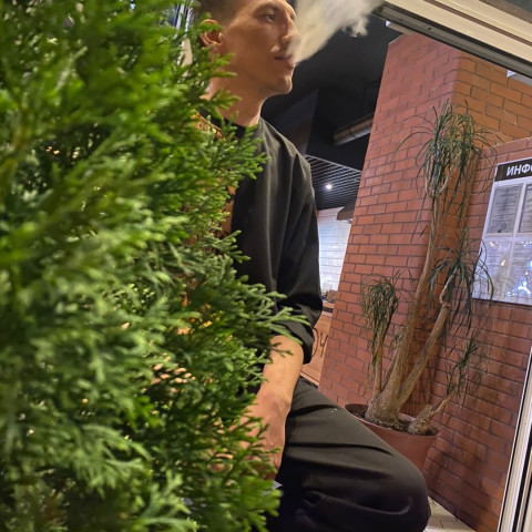 Артур, Россия, Тверь, 36 лет. Хочу найти Чтоб была такая какая есть и без временной маски!!! 
Цель одна---СемьяА может я милый, а может красивый, а может умный!!!? Вообщем это вам решать!!!!!!!!!