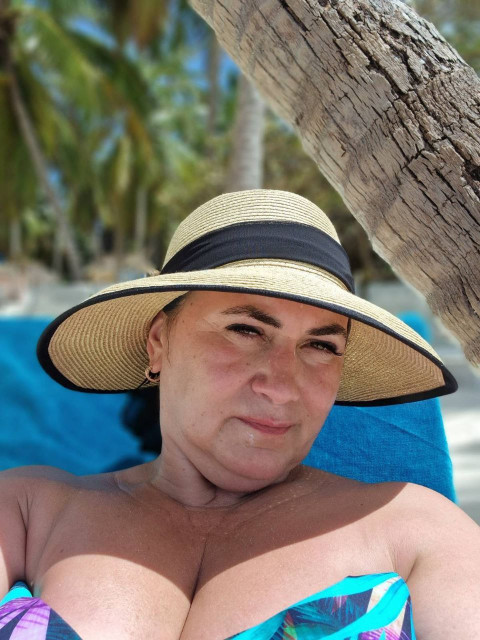 Лариса, Москва, Белорусская, 55 лет, 1 ребенок. Познакомлюсь с мужчиной для любви и серьезных отношений.Вдова. Есть дочь. Хочу найти мужчину для жизни