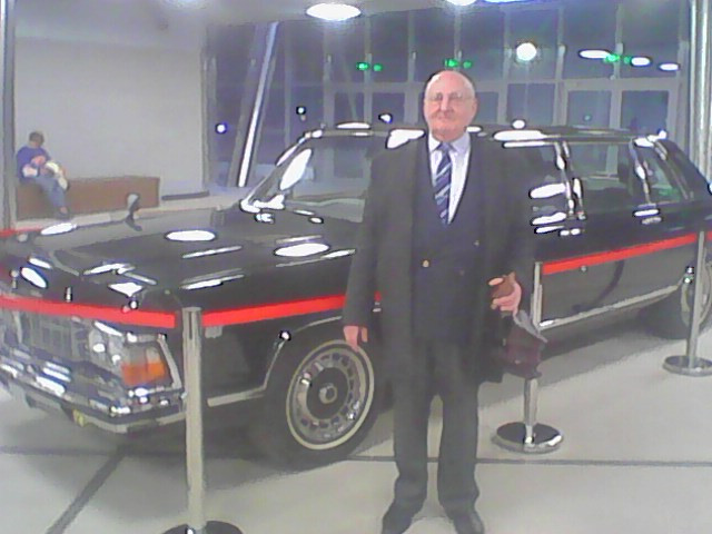 Игорь Валентинович, Узбекистан, Ташкент, 66 лет, 2 ребенка. Познакомлюсь с женщиной для любви и серьезных отношений.Спортивный, заботливый, внимательный ! Бывший профессор . 
Нуждается в ОБЩЕНИИ с близким ЧЕЛОВЕКОМ 