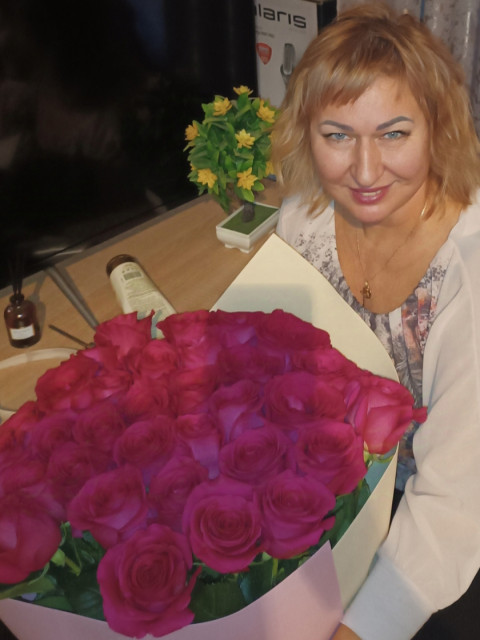 Татьяна, Россия, Донецк, 50 лет, 1 ребенок. Познакомлюсь с мужчиной для любви и серьезных отношений, брака и создания семьи, дружбы и общения.В поисках своей второй половинки. Понимаюшая, сексуальная, открытая . самая лучшая!