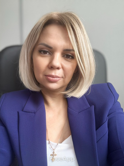 Елена, Россия, Кемерово, 42 года, 2 ребенка. Для создания семьи ищу Доброго, преимущественно позитивного по жизни, того кто готов разговаривать, Работаю юристом, у меня двое детей 4 года мальчик и 7 лет девочка, разведена. Хочу встретить мужчину