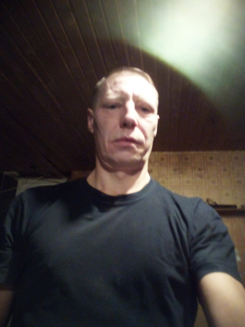 Олег, Россия, Чехов, 45 лет. Познакомлюсь с женщиной для любви и серьезных отношений, брака и создания семьи, воспитания детей.Спортивного телосложения. Курю. Детей нет. Остальное при встрече или переписке.