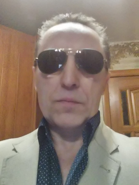 Александр, Россия, Ярославль, 45 лет. Познакомлюсь с женщиной ☺ самодостаточной, без материальных и жилищных проблем, для любви и сСвободный, самодостаточный, спортивного телосложения, имею высшее образование, без материальных и жи