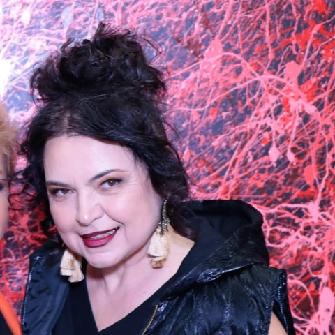 Анжелика, Россия, Санкт-Петербург, 55 лет. Хочу найти Ценю активность, целеустремлённость, благородство, мастерство...Обычная, немножко симпатичная, 
Ласковая и нежная
Заботливая и обходительная
Наивная и доверчивая