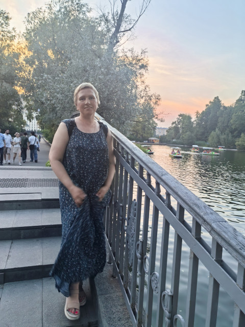 Вероника, Россия, Москва, 48 лет, 1 ребенок. Ищу друга, собеседника, интересного человека, который любит жизнь во всех смыслах, а не зануду, который...  Анкета 823237. 