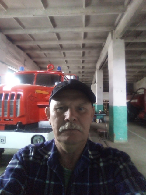 Анатолий., Россия, Асино, 59 лет. Познакомлюсь с женщиной для любви и серьезных отношений.Роботаю. Живу в деревне. Дети жевут в городе. Разведен.