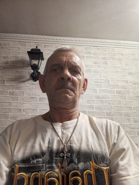 Иван, Россия, Новокузнецк, 63 года. Он ищет её: Познакомлюсь с женщиной для любви и серьезных отношений.Простой русский мужик. Без всяких заморочек, люблю готовить, работаю по дому, короче с руками.