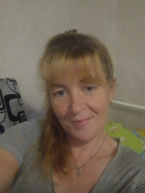 Ольга, Россия, Жуковка, 44 года, 2 ребенка. Познакомлюсь с мужчиной для любви и серьезных отношений.Спокойная, хозяйственная, люблю в лес ходить, свой дом.