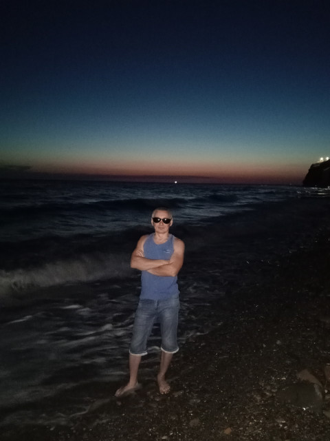 Владимир, Россия, Шебекино, 44 года. Познакомлюсь с женщиной для любви и серьезных отношений, рождения совместных детей. Добрую, хозяйствВесёлый, с чувством юмора. Не курю . Пью редко. Люблю детей. Работаю на себя Строитель отделочник. Л