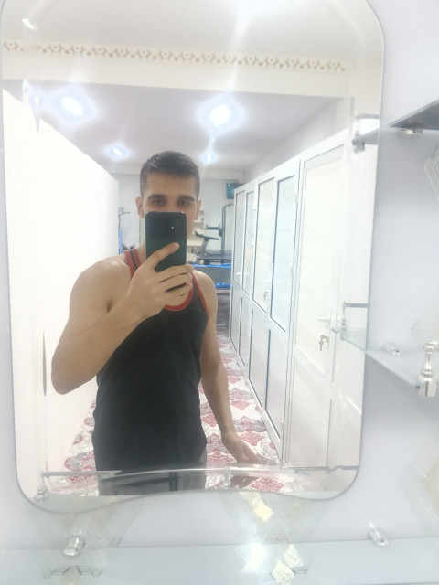 Андрей, Россия, Москва, 21 год. Познакомлюсь с девушкой для рождения совместных детей.Весёлый, общительный