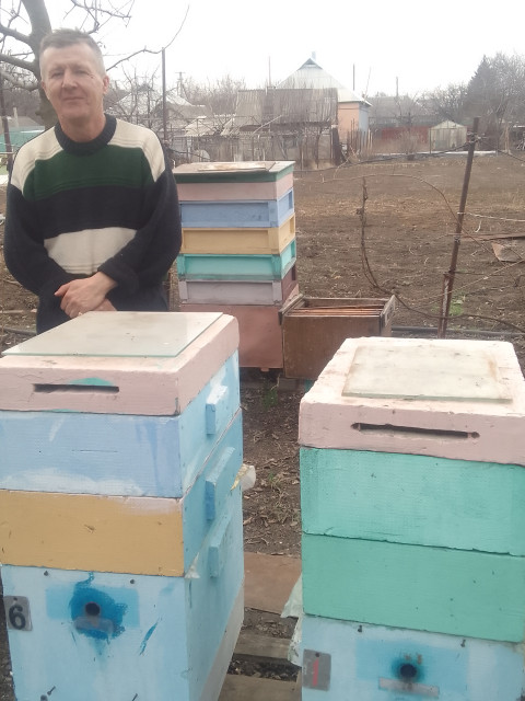 Александр, Россия, Луганск, 46 лет. Познакомлюсь с женщиной для любви и серьезных отношений, брака и создания семьи. 
Анекдот:Иногда жеЯ одинок. Детей нет. Кто меня полюбит той подарю счастье.