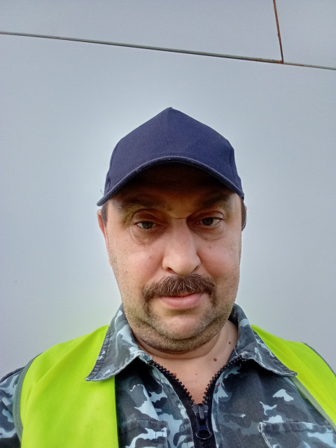 Игорь Ларин, Россия, Дмитров, 53 года, 1 ребенок. Он ищет её: Ищу любимую женщину друга чтобы любить её уважать понимать друг друга и баловать ее подаркамиЯ, Игорь 52 года добрый верный работящий весёлый нежный