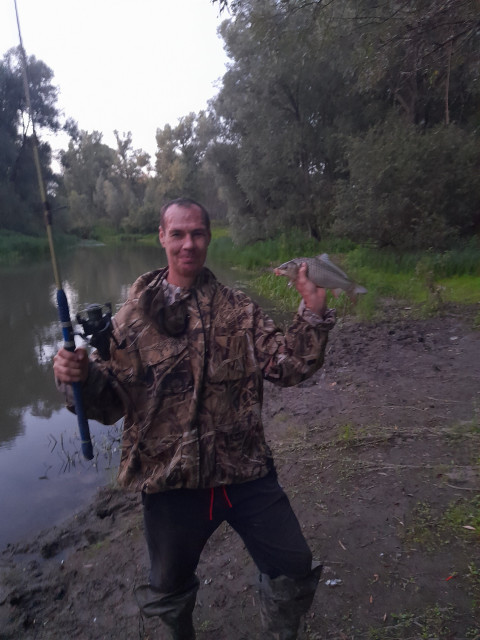 Вячеслав, Москва, м. Выхино, 48 лет. Хочу встретить человека с красивой душой! 
Лёгкой на подъём и с перспективами на жизнь! А всё осталБыл очень добрый, теперь не знаю! 
Приехал в Москву 9 лет назад из Казахстана, живу и работаю в Мос