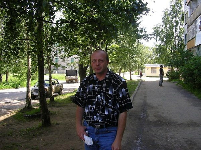 Олег, Санкт-Петербург, м. Комендантский проспект, 58 лет, 1 ребенок. Самый обыкновенный, познакомлюсь с такой же спокойной, без выноса мозга