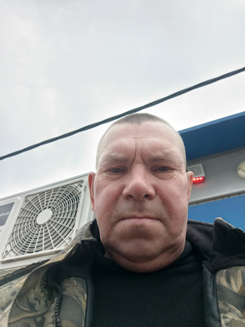 Алексей, Россия, Ижевск, 56 лет, 2 ребенка. Познакомлюсь с женщиной для любви и серьезных отношений, гостевого брака.Обычный человек живу работаю хочу спокойных нормальных отношений