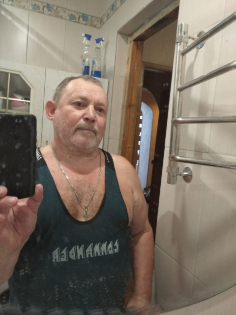 Владимир Иванов, Россия, Ставрополь, 73 года. Хочу найти жену нормальную, православную, серьезные отношенияя нормальный православный мужчина, без комплексов, веселый и домашний. Люблю русскую баню с веником,