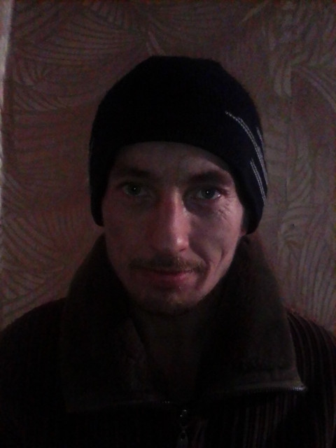 Саша, Россия, Славяносербск, 37 лет. Познакомлюсь с женщиной для дружбы и общения.Ищу девушку для общения и серьезных отношений