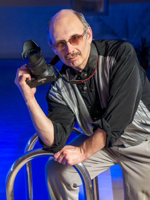 Вячеслав, Россия, Смоленск, 58 лет. Хочется встретить не только по настоящему и трепетно любящую жену, принимающую меня со всеми моими нЯ, в общем то, довольно критически отношусь к себе. Но тем не менее, все же считаю, что основные пол