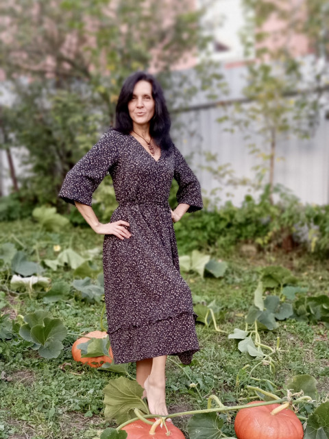 У себя в огороде))