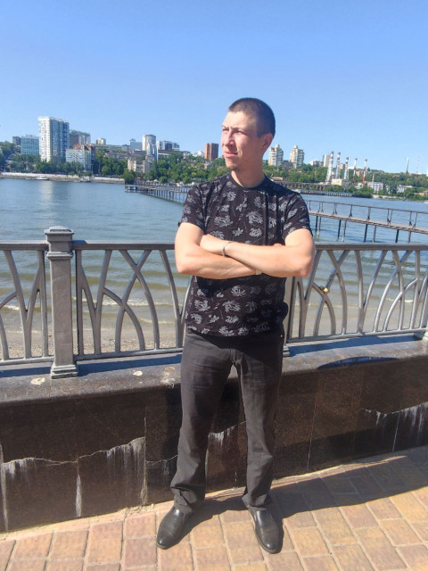 Александр, Россия, Луганск, 35 лет. Жизнерадостный парень который пытается найти серьезных отношений