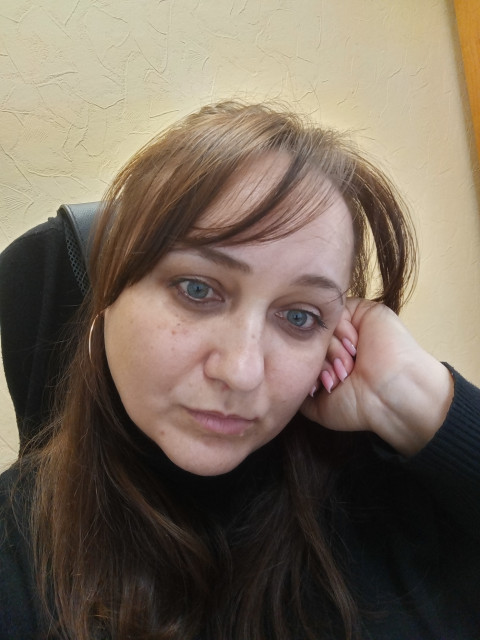 Людмила, Россия, Казань, 42 года, 1 ребенок. Познакомлюсь с мужчиной для любви и серьезных отношений, брака и создания семьи, дружбы и общения.По гороскопу рыба, работаю, высшее образование, животных нет и не надо.