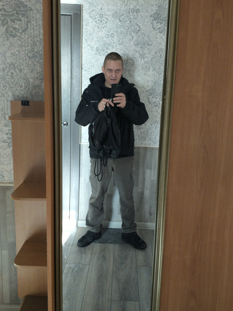 Олег, Санкт-Петербург, м. Гражданский проспект, 42 года. Познакомлюсь с женщиной для дружбы и общения.Русский, адекватный, 174/69 ищу подругу-любовницу.