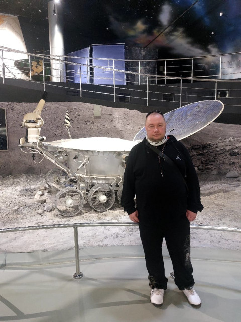 Ярослав Бортник, Россия, Санкт-Петербург, 41 год. Хочу найти Женственую ))) Человек предполагает а Господь располагает. Надо жить в реальном мире .Я люблю жизнь. И хочу её прожить достойно!!! И если в жизни бывают испытания не опускать руки а выхо