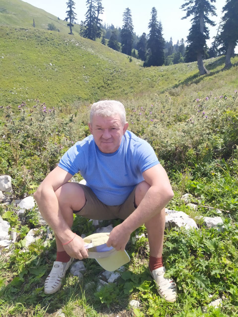 Александр, Россия, Курск, 55 лет, 2 ребенка. Познакомлюсь с женщиной для любви и серьезных отношений, брака и создания семьи.В разводе уже два года. Живу один в своей квартире. Ищу женщину для серьёзных отношений.