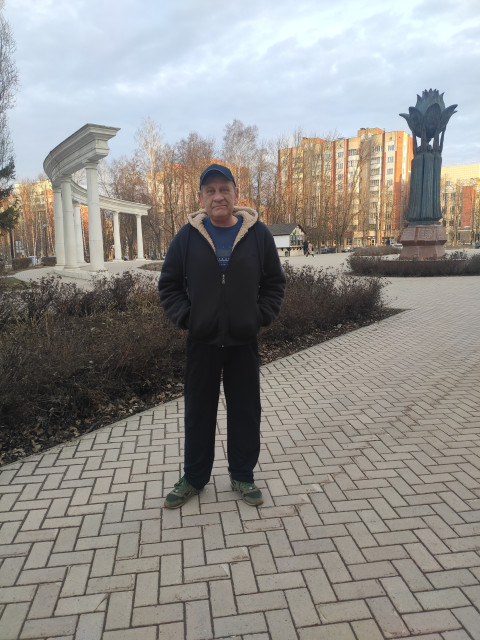 Михаил, Россия, Чебоксары, 58 лет. Он ищет её: Познакомлюсь с же
нщиной для любви и серьезных отношений. Нормальной порядочной во всех отношениях Нормальный. Доброжелательный. Люблю общаться.