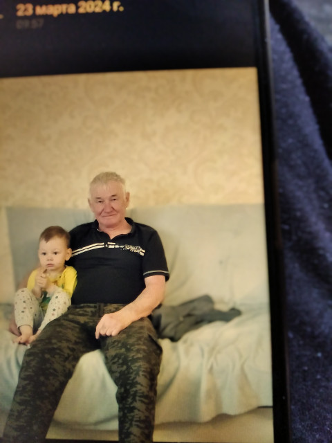 Артём Д, Россия, Тюмень, 71 год, 2 ребенка. Хочу найти От 60 до 70 лет для совместной жизниИщу женщину для совместной жизни мне 70 лет живу в Тюмени все есть авто дом гараж баня огород три вн