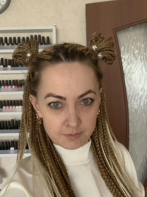 Кристина, Россия, Бийск, 35 лет, 2 ребенка. Она ищет его: Познакомлюсь с мужчиной для любви и серьезных отношений, брака и создания семьи, дружбы и общения.Я мама двоих детей в разводе. Ищу общения. Хочется встретить заботливого, любящего мужчину.