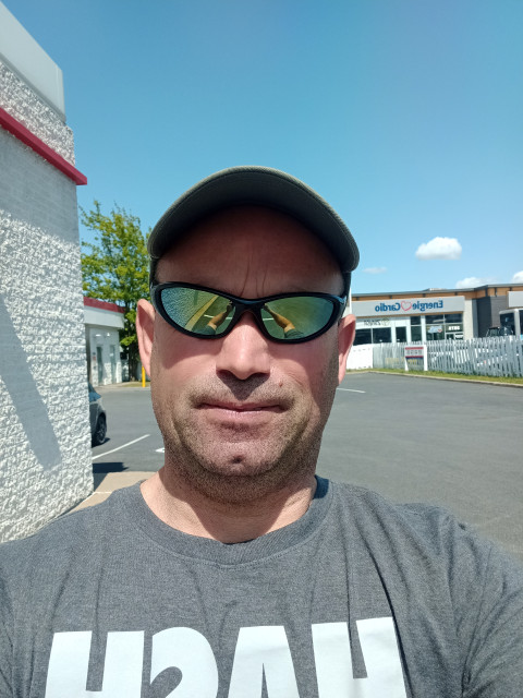 Слава, Канада, Монреаль, 51 год, 1 ребенок. Он ищет её: Человек с которым мне будет КомфортноМоё Хобби быть на природе ..., Люблю готовить вкусная еда, общаться с интересными людьми и радоватьс