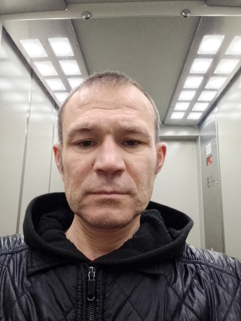 Иван, Россия, Калининград, 44 года, 2 ребенка. Познакомлюсь с женщиной для любви и серьезных отношений, рождения совместных детей.Ищу любви и ласки